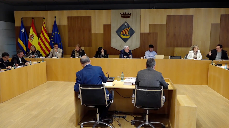 El Ayuntamiento de Salou da luz verde a varios proyectos y convenios en la sesión plenaria correspondientes al mes de abril